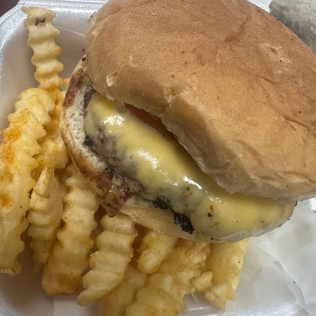 KID'S CHEESEBURGER.